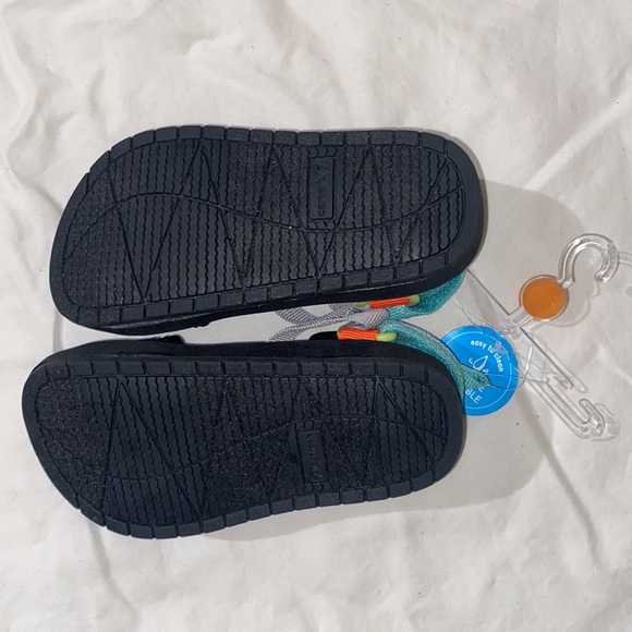 CARTER’S Toddler boy’s size 7 strappy sandals - Picture 4 of 5